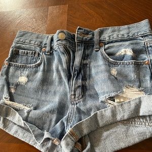 AéRopostale mom short . Denim distressed.